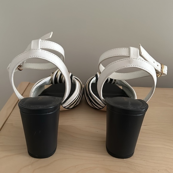 Tommy Hilfiger heels - Picture 7 of 7